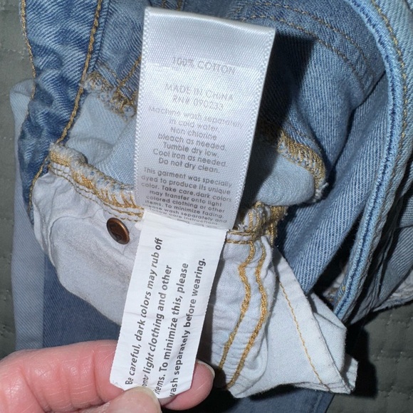 PacSun Blue Mom Jean Two Toned Frayed Hem Mid Rise  Size 27. VGUC - Picture 9 of 13